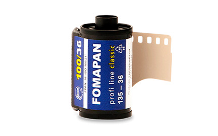 černobiely film 35mm